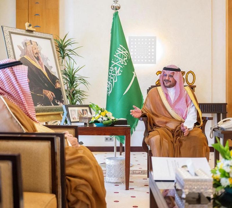 محليات السعودية: نائب أمير القصيم يستقبل مدير فرع وزارة البيئة والمياه والزراعة بالمنطقة